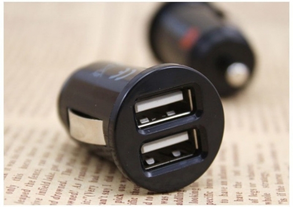 Автомобильное зарядное устройство  2.1 А  2 usb металл полоса